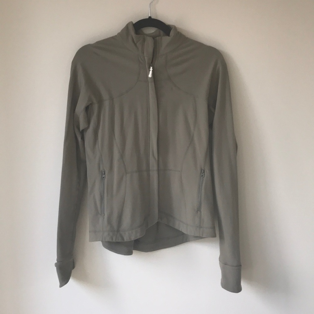 Like new lululemon zip up jacket! Army green, sz 8